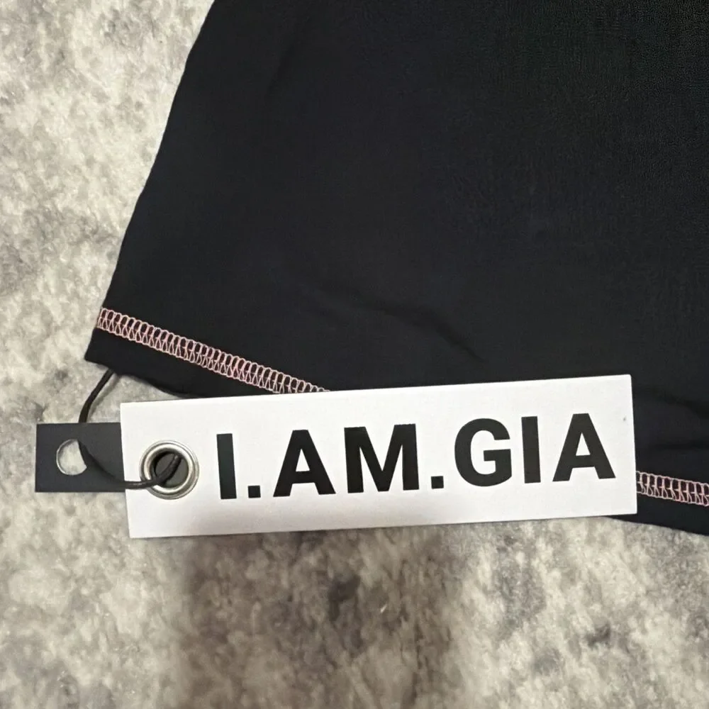 I.AM.GIA ships asap